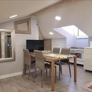 Appartamento Mansarda Glamour, Gravina di Catania